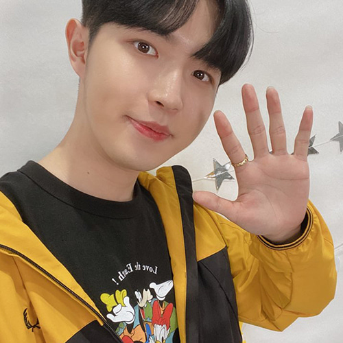 20.05.05 VLIVE with 김재환
